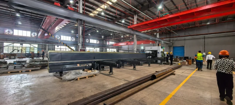 آلة قطع الأنابيب بالليزر في شركة Hehua Machinery Technology Kunshan
